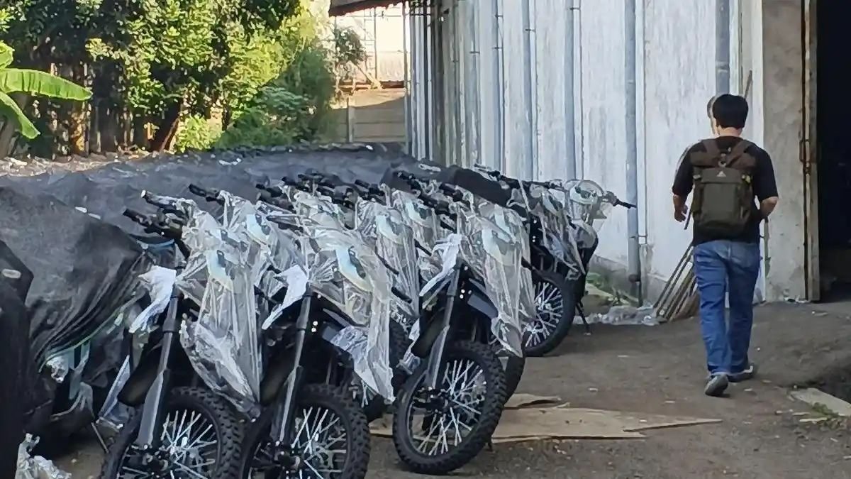 Guru honorer sambut wacana hibah motor listrik BGN, tapi minta spek disesuaikan