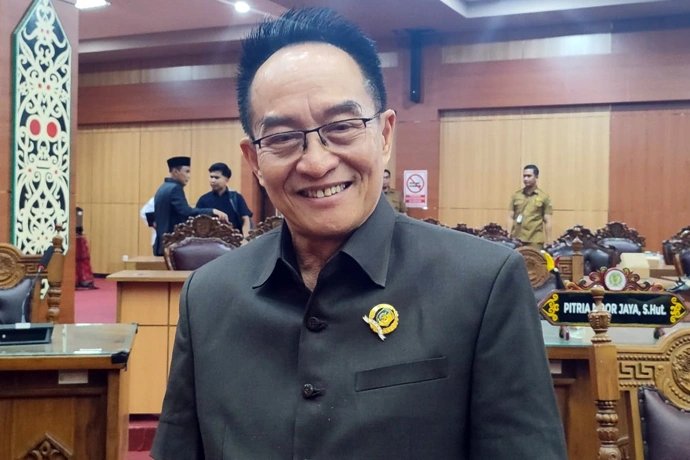 Waspada banjir dan wabah, legislator Palangka Raya ini ajak warga bersihkan drainase sekarang!