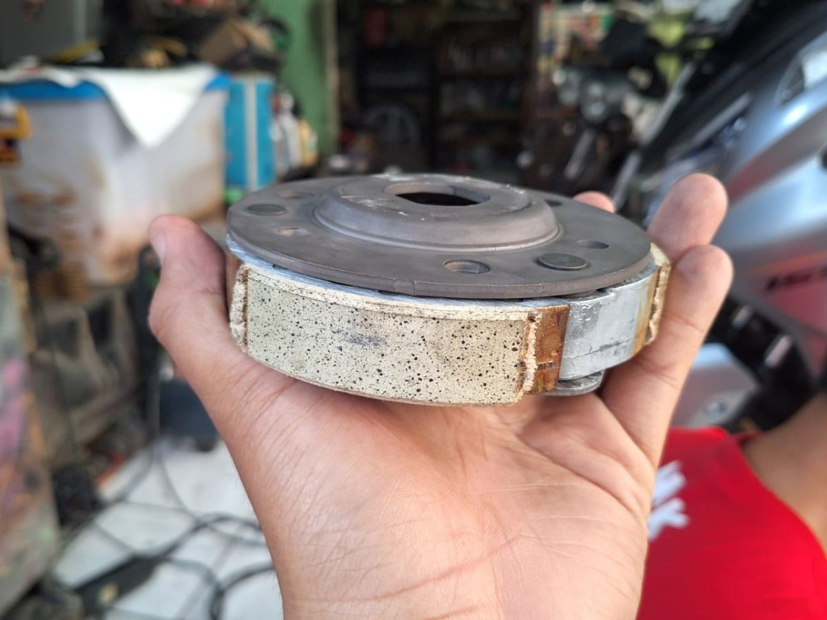 Ternyata cara bawa motor matic begini bikin kampas ganda cepat habis