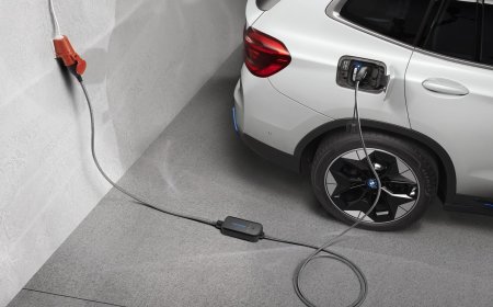 Jangan sampai gagal cas mobil listrik, begini cara cek jadwal pemadaman PLN lewat HP
