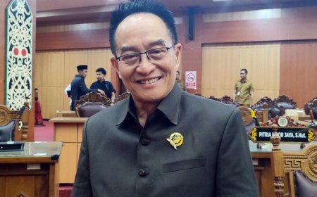 Waspada banjir dan wabah, legislator Palangka Raya ini ajak warga bersihkan drainase sekarang!